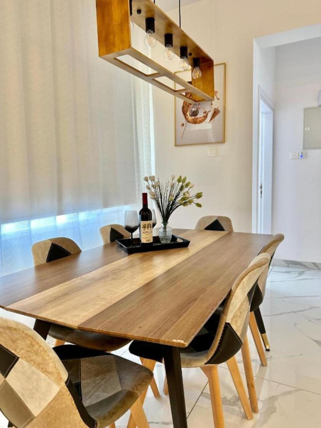 H&O Boulevard Breeze Apartment! Paphos Exterior foto