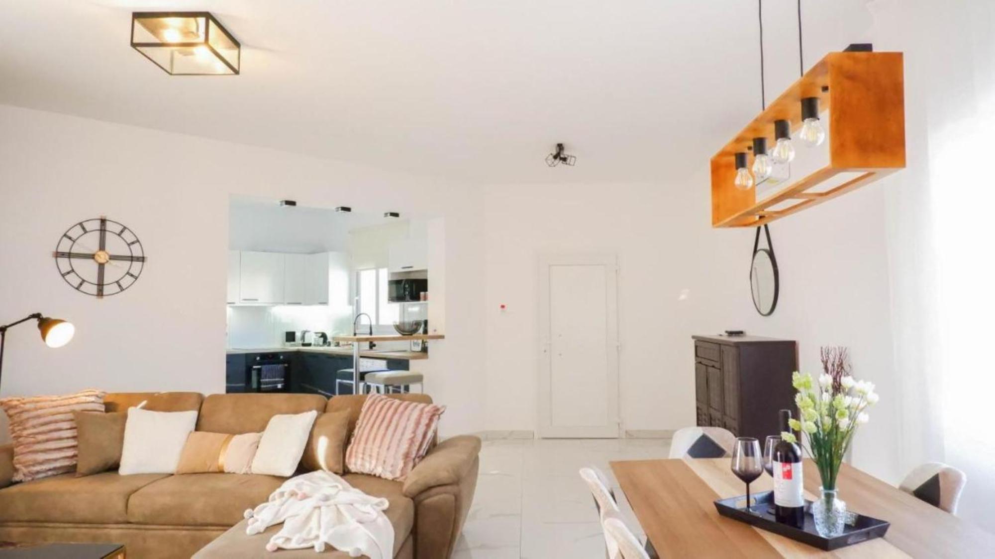 H&O Boulevard Breeze Apartment! Paphos Exterior foto